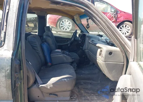 2001 Chevrolet Silverado 1500 from USA, damaged, VIN 2GCEC19V011229236